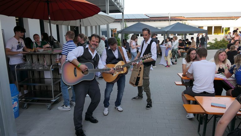 2025_05_Altschülerfest__19_.JPG 