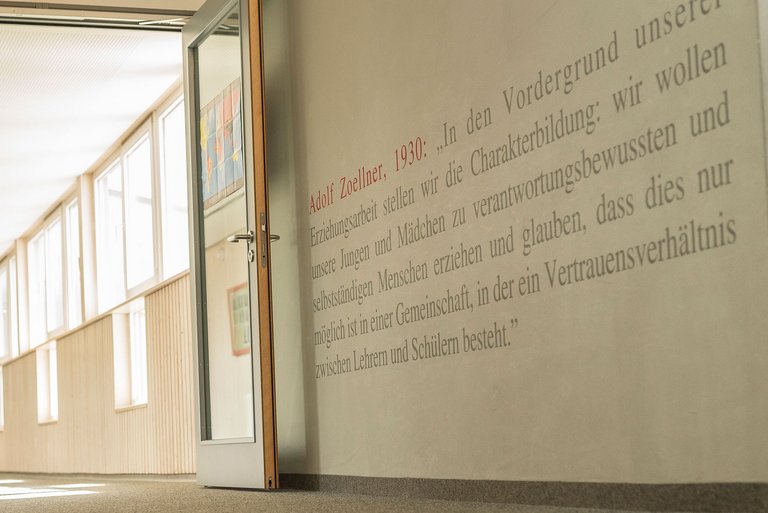Zitat von Adolf Zoellner an der Wand