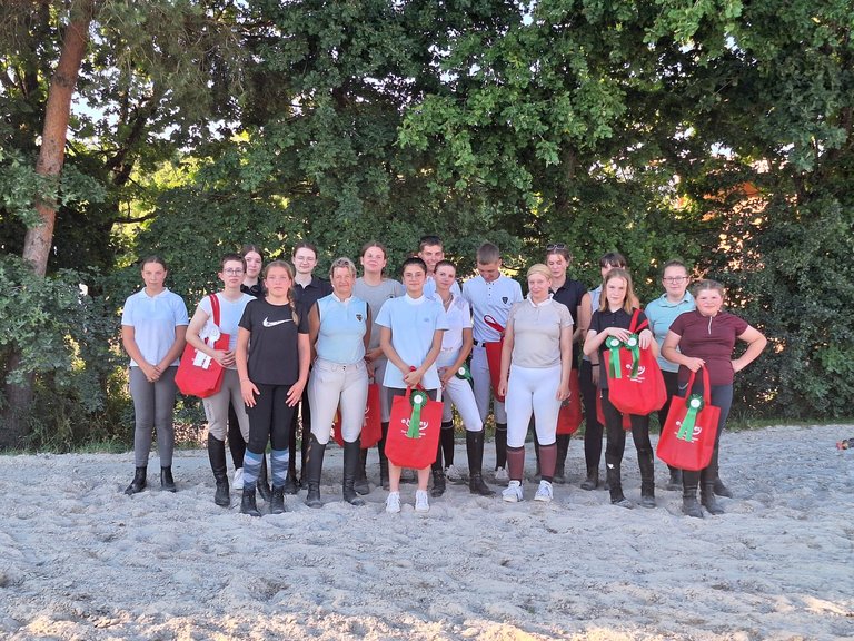 2025_06_DIV_Vergleichsturnier_Reitsport__1_.jpeg 