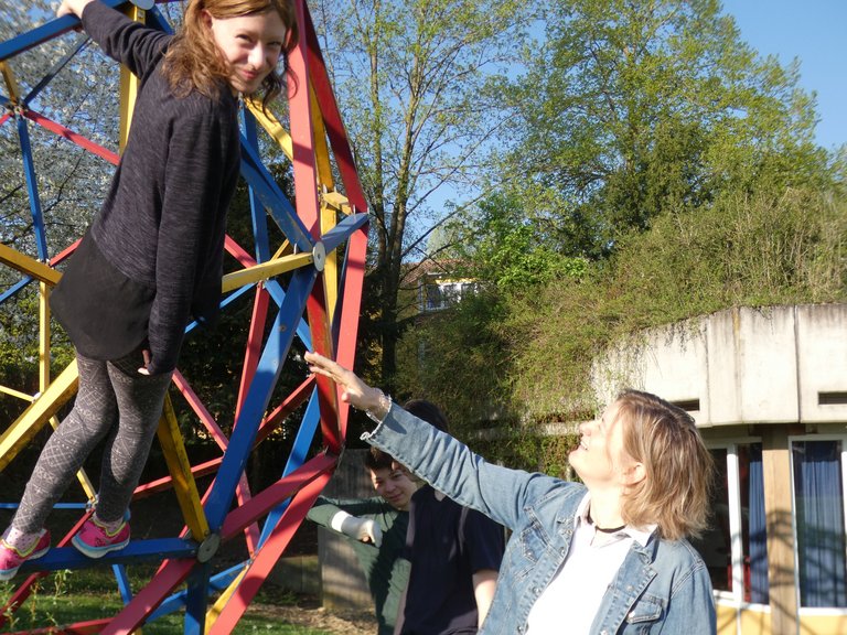 Sich um Schüler kümmern